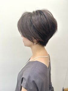後頭部に丸みのある上品な大人ショート