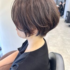 丸みと毛流れが美しい大人のショートヘア
