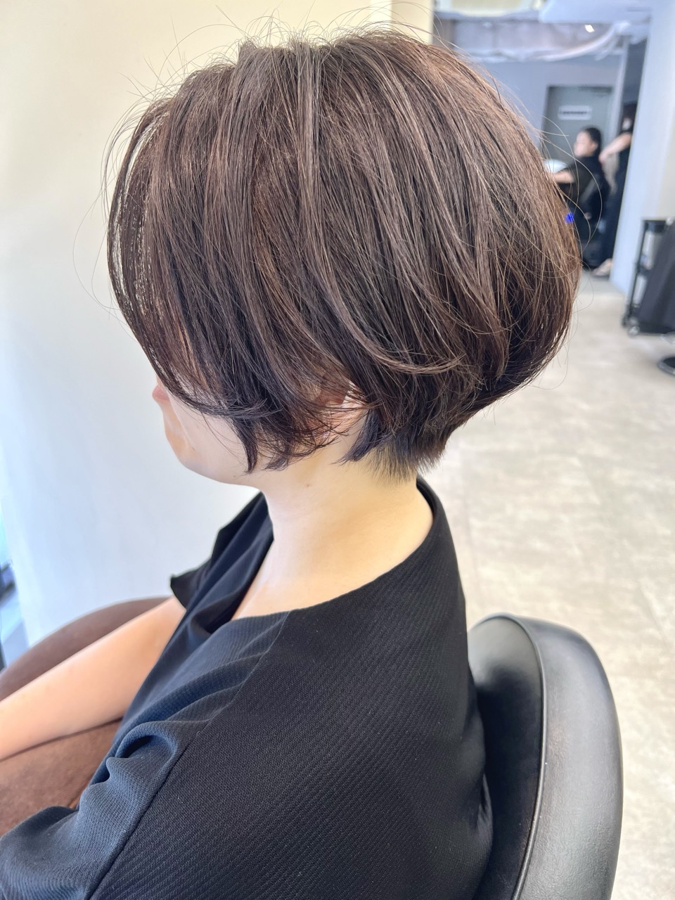 丸みと毛流れが美しい大人のショートヘア